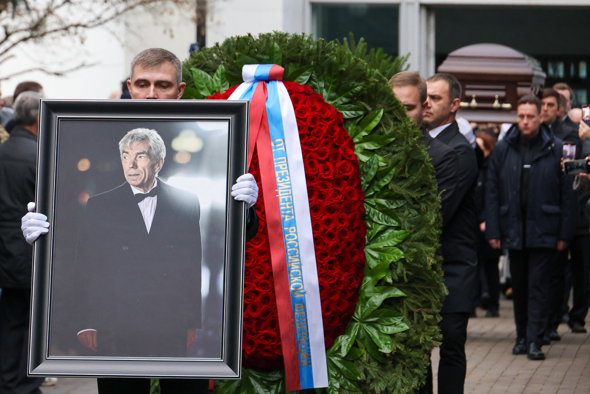   Прощание с телеведущим Юрием Николаевым в Москве 
Владимир Гердо / ТАСС