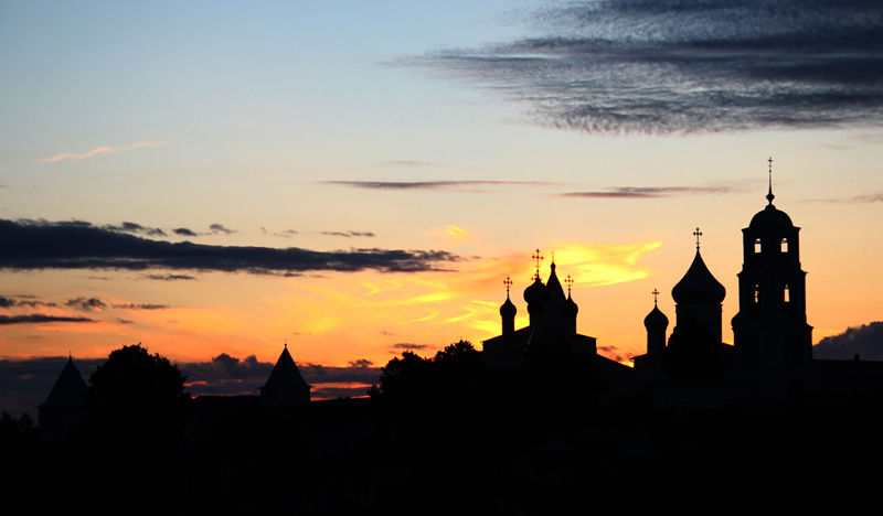 Никитский монастырь на закате