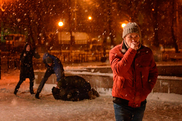 Музыка "Кино" как нельзя лучше подходит под мрачные зарисовки и безысходность глубинки