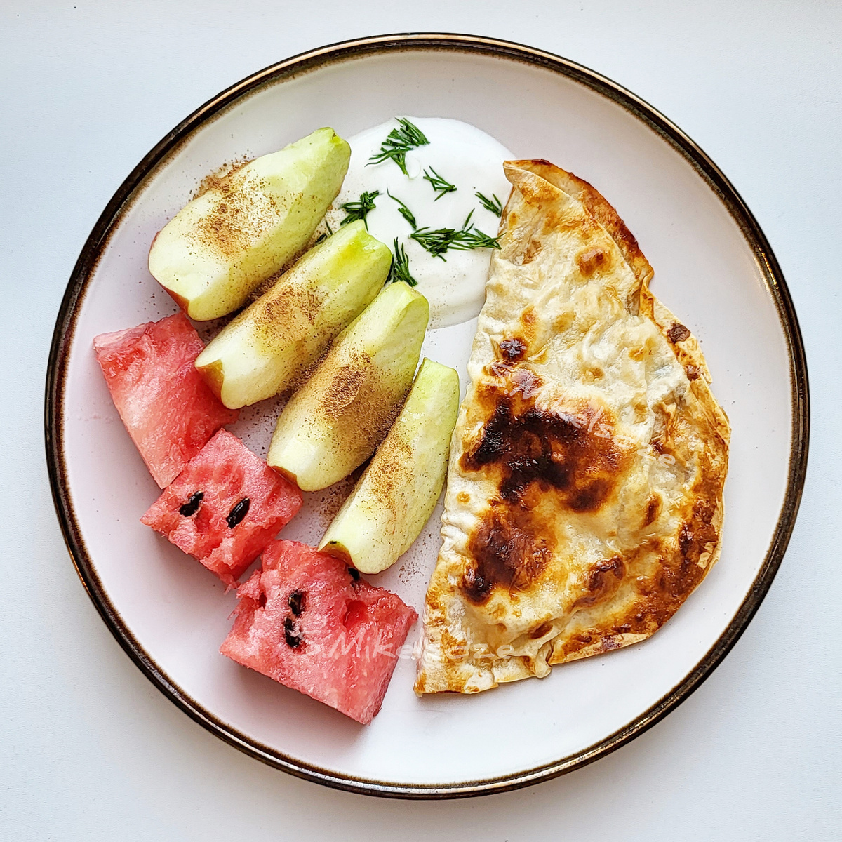 Чебурек тоже можно есть на правильном питании.