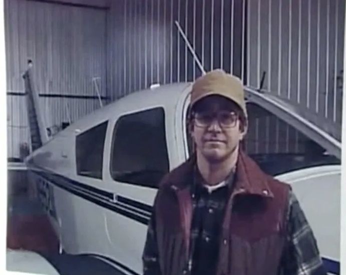 Личный самолёт Хансена. На таком он улетал в безлюдные районы Аляски, куда почти никто не добирался