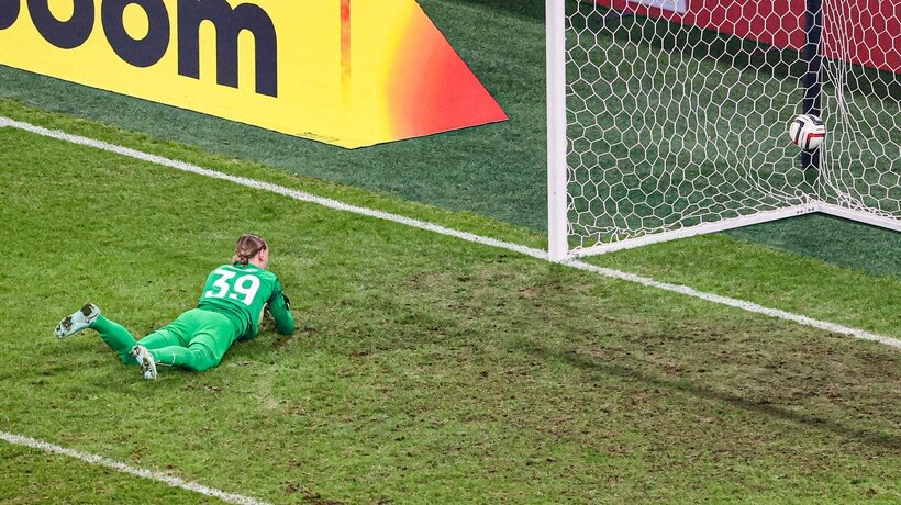 Изображение взято с просторов Интернета. Сафонов пропустил....