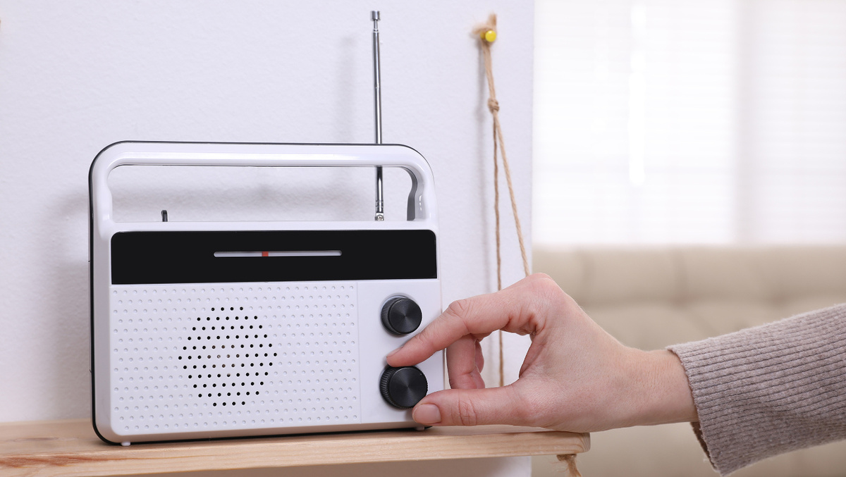     Фото: New Africa/Shutterstock/FOTODOM Мелодии чаще всего «заедают», когда активируется так называемая сеть пассивного режима работы мозга, связанная с мечтаниями и блужданием мыслей