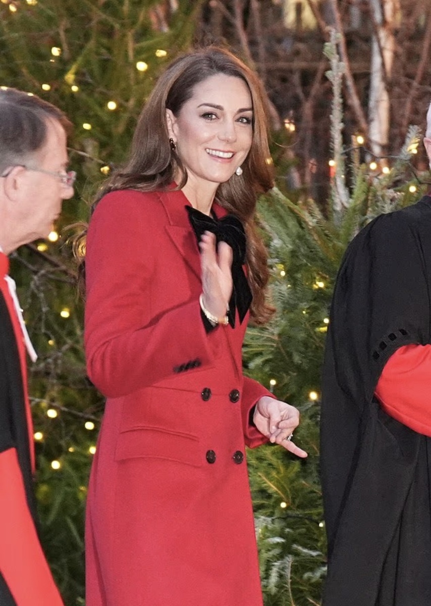 Принцесса Уэльская отдала дань уважения покойной герцогине Кентской в ​​программе своего предстоящего рождественского концерта. На фотографии – прибытие на службу в 2024 году.