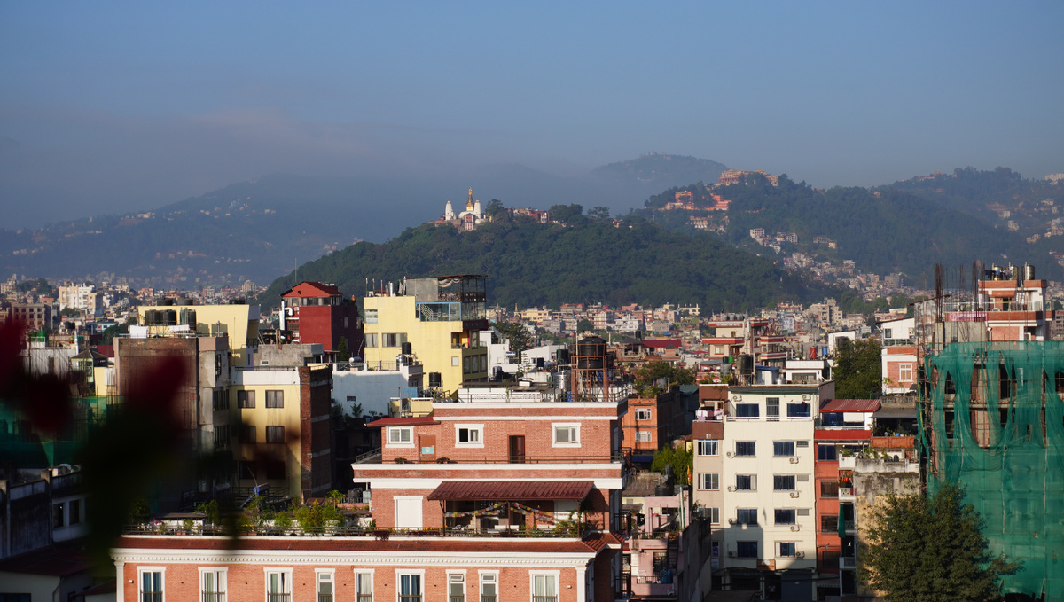 Вид на Катманду с крыши Arts Hotel