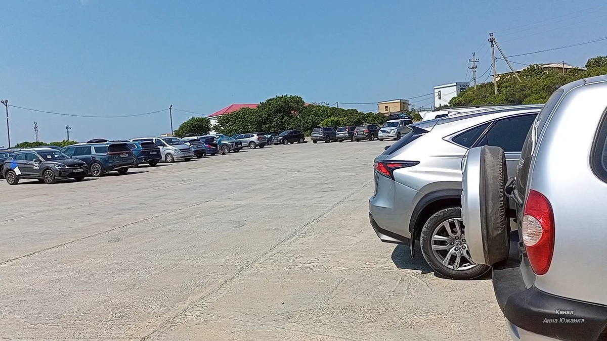 Село Большой Утриш, платная парковка. Фото автора.