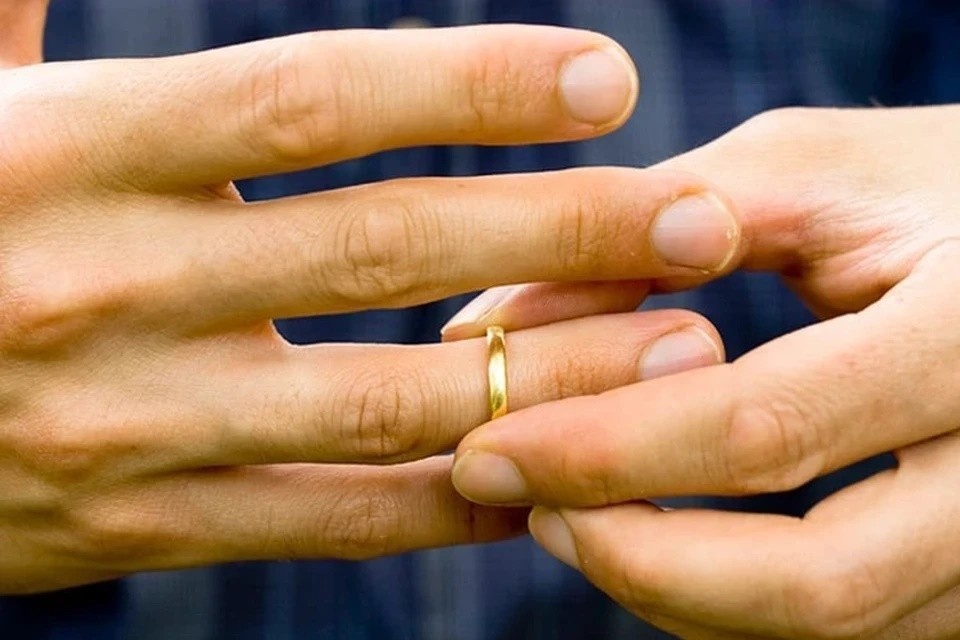    Голосовой помощник разрушил семью москвичей Архив "КП"