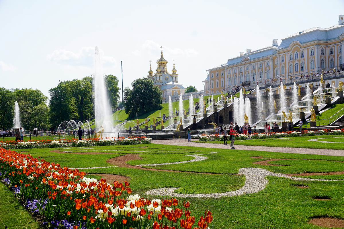 Большой каскад Нижнего парка. Фото автора.