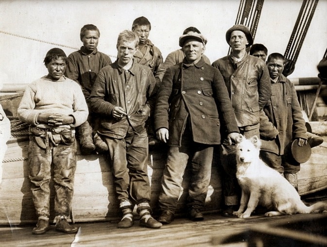 Кагот, отец Какониты - крайний слева