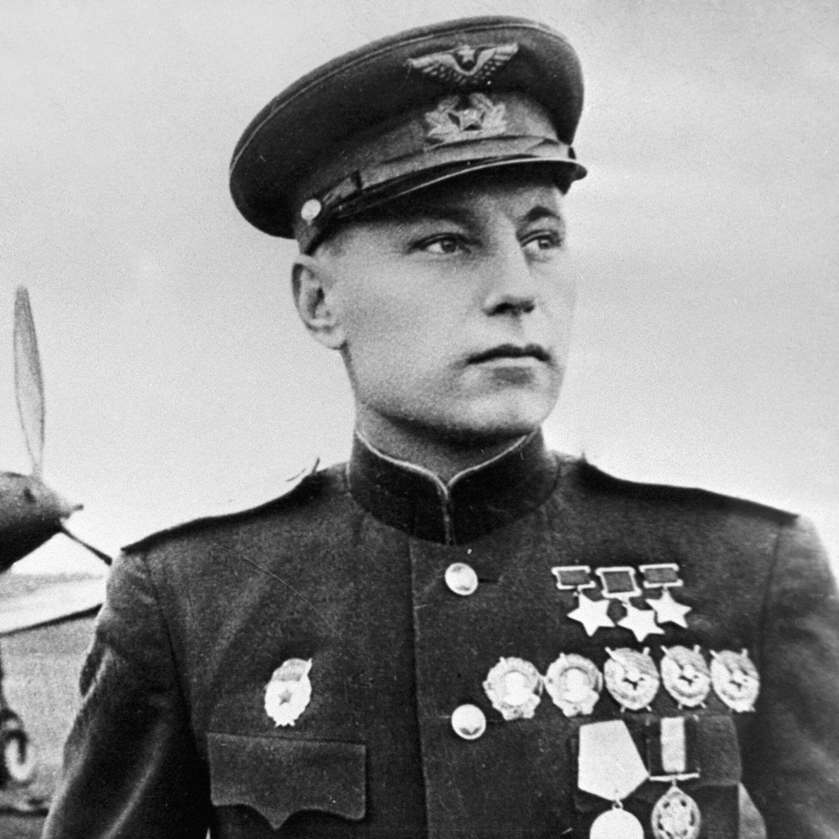 Александр Покрышкин - наш знаменитый летчик Великой Отечественной, трижды герой