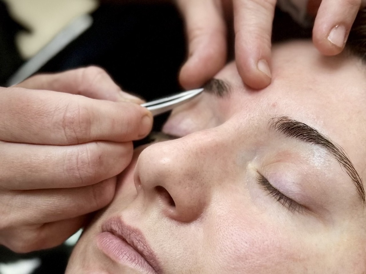 Салон красоты "Цирюльникъ", ул. Миклухо-Маклая,55