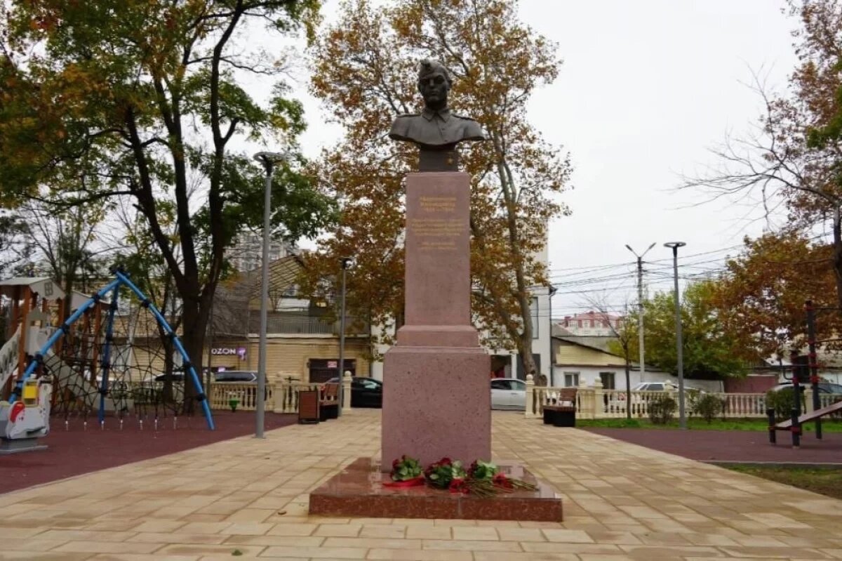    В Махачкале открыли новый сквер на улице Ахмата-Хаджи Кадырова