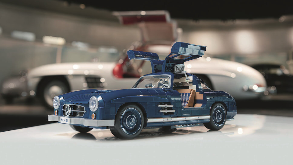     Модель Mercedes-Benz 300 SL.
