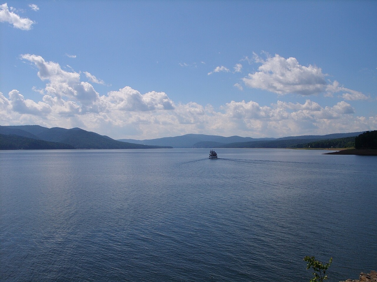 Красноярское водохранилище. Фото: LxAndrew. Источник: wikipedia.org