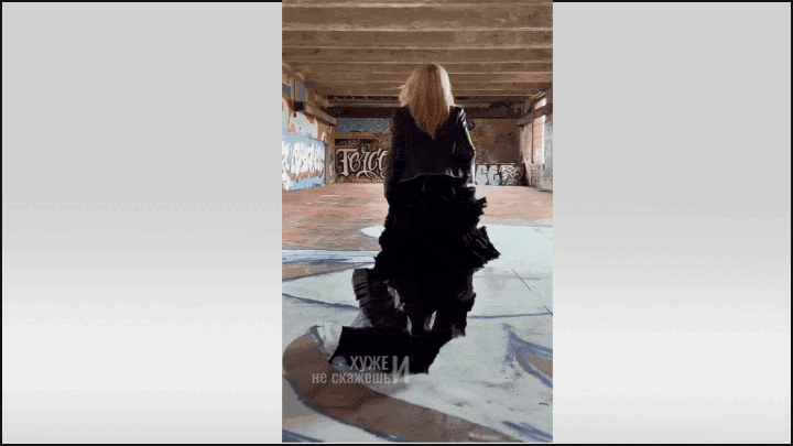    То ли ностальгия по нулевым замучила Кристину Орбакайте, то ли финансов на большее не хватает... Видео: ТГ-канал@goodphrase