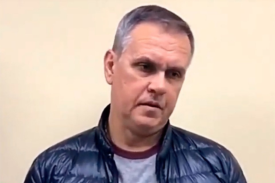    Известный когда-то в прошлом криминальный авторитет Олег Мухаметшин по прозвищу «Муха» решил покинуть преступный мир и заняться бизнесом в России. Кадр видео