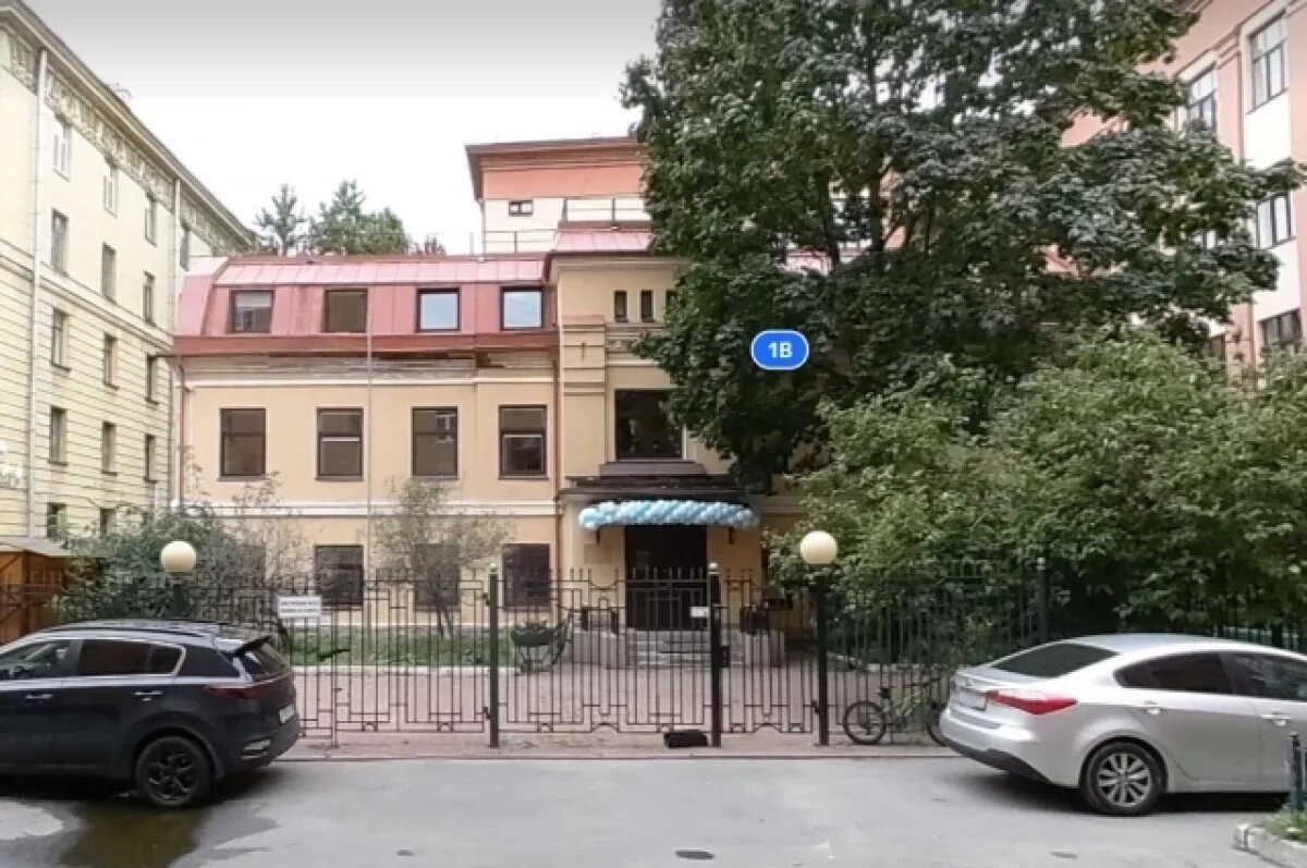    В Петербурге открыли частную школу в бывшем генконсульстве Украины