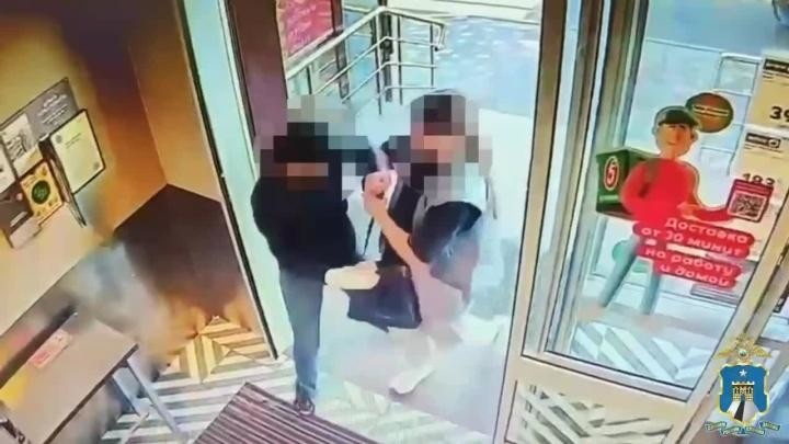 Видео с камер видеонаблюдения.