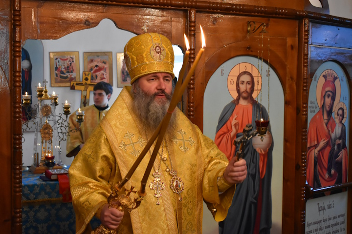   Митрополит Феодосий посетил 201-ю российскую военную базу. Источник фото: пресс-служба Центрального военного округа.