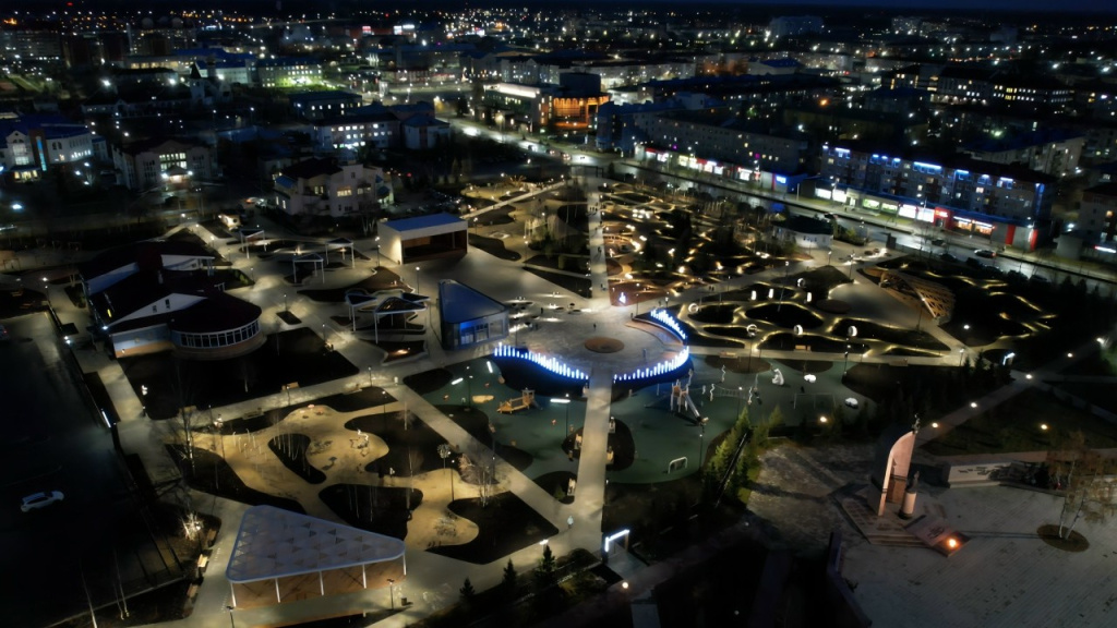    В Югорске открыли центральный сквер «Северное сияние»