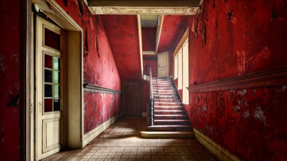 «Опустошение и гибель на пути их; они не знают пути мира, и нет правосудия на стезях их, они сами искривили свои пути; никто, ходящий по ним, не знает мира. Потому-то и далеко от нас правосудие, и правда не доходит до нас; мы ожидаем света, но вот тьма; ждем сияния, но ходим во мраке; ощупываем стену, как слепые, и ощупью ходим, как безглазые, в полдень спотыкаемся, как в сумерки, в темноте, как мертвецы». Исаия, 59, 2-4, 6-10