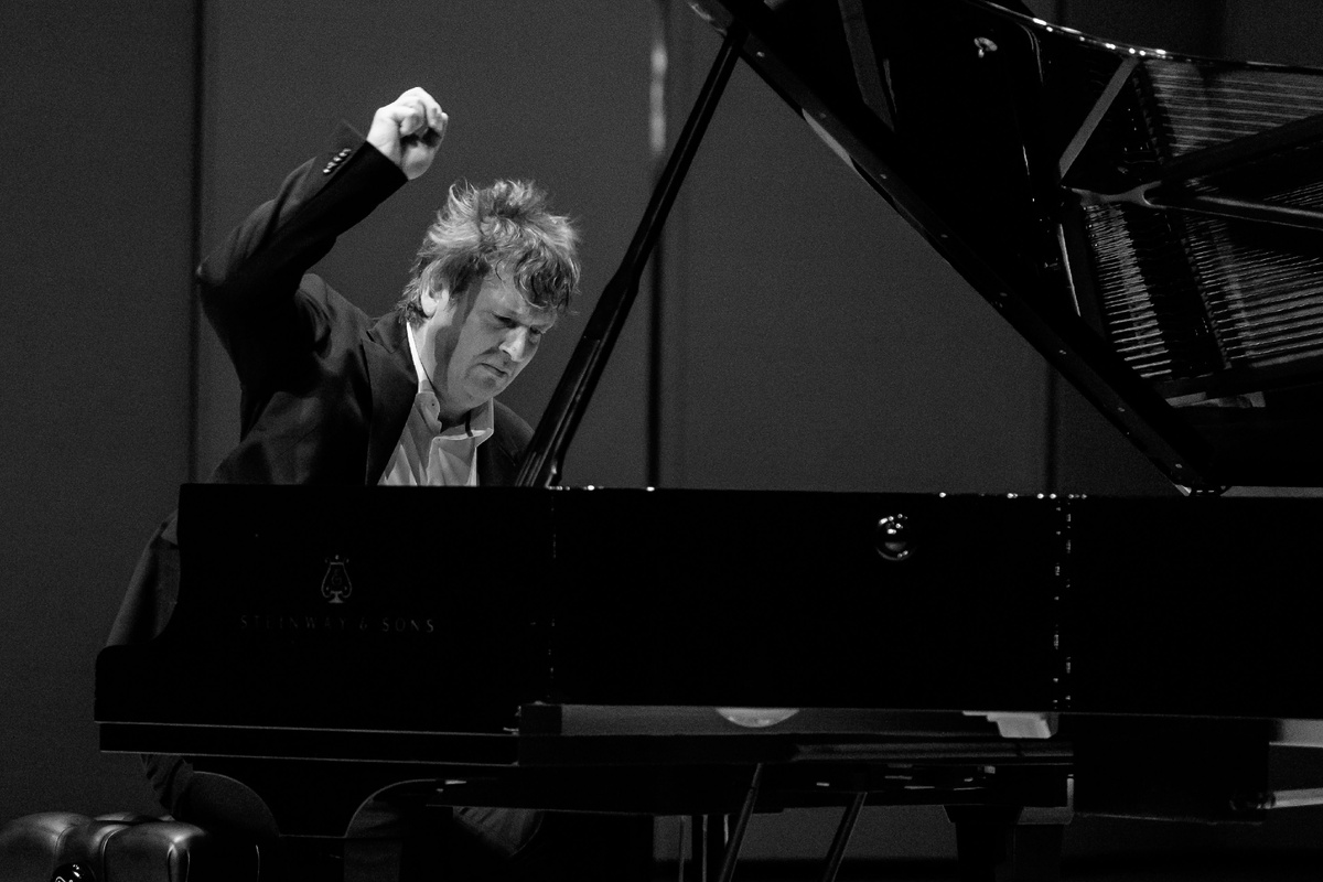 фото с личного сайта Бориса Борезовского