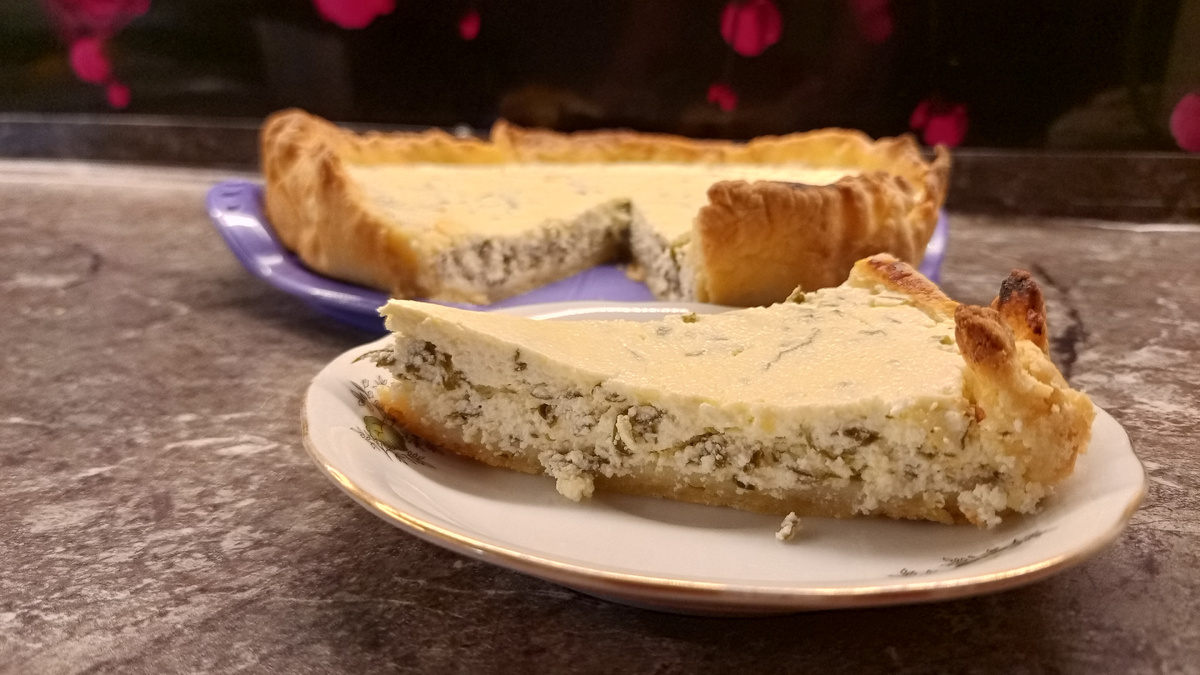 Первый кусочек хозяйке.