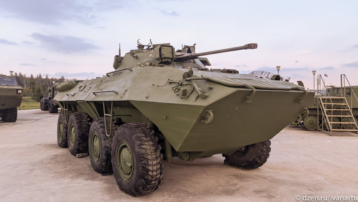 Ранний БТР-90 в экспозиции парка «Патриот». Фото из личного архива