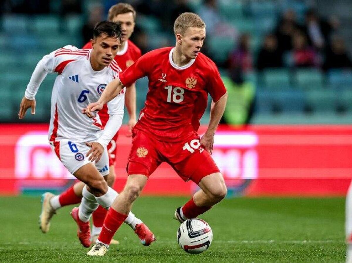    Матвей Кисляк в матче против сборной Чили© Соцсети сборной России по футболу