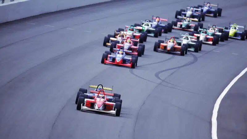 «Инди-Лайтс», 2000 год, лидирует в Фонтане, Калифорния.