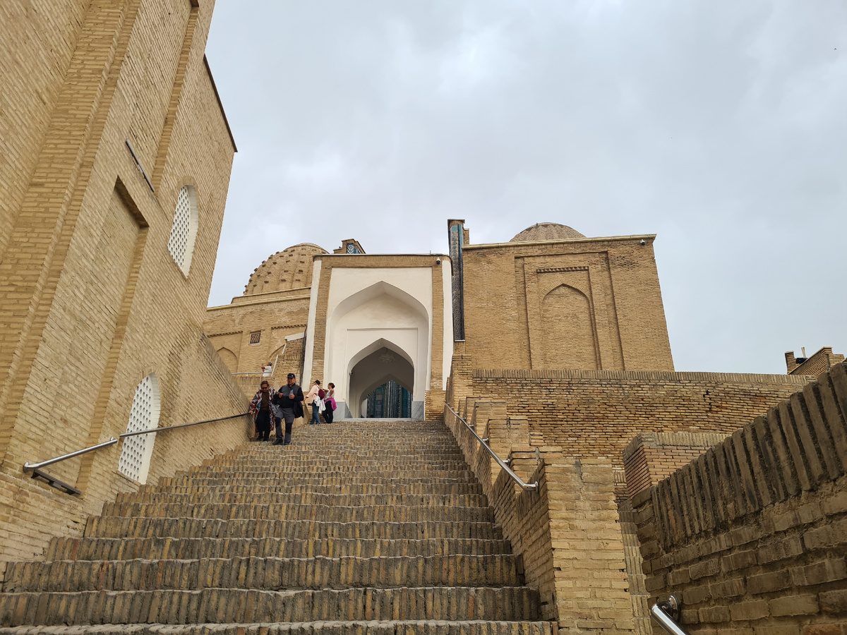 средний Чортак (вход) ==>