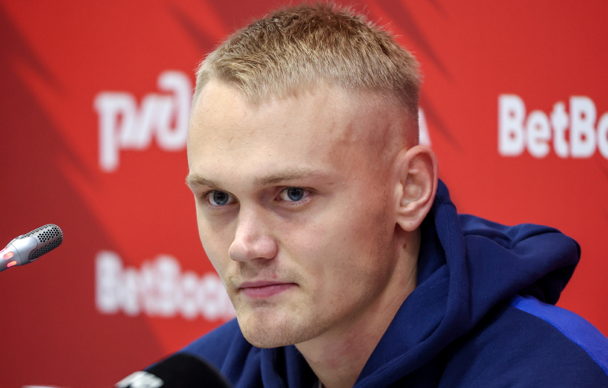    Нападающий сборной России Константин Тюкавин  Дмитрий Феоктистов/ТАСС