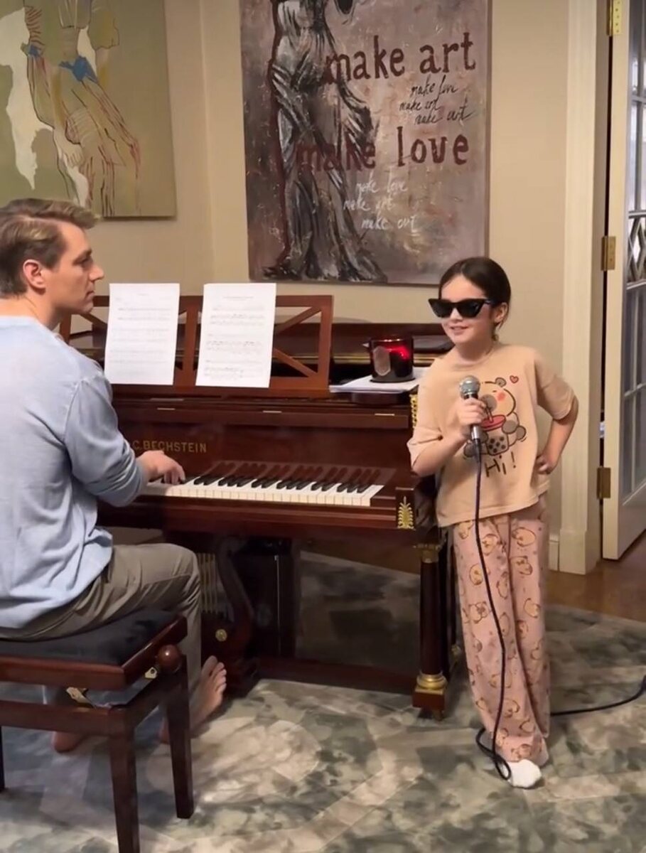 Алексей Воробьев и Оливия устроили "выступление звезды". Фото: соцсети