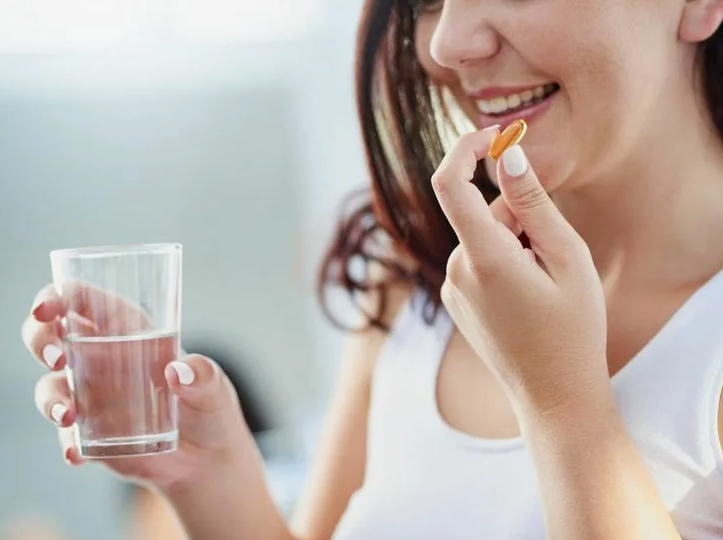 пить витамины