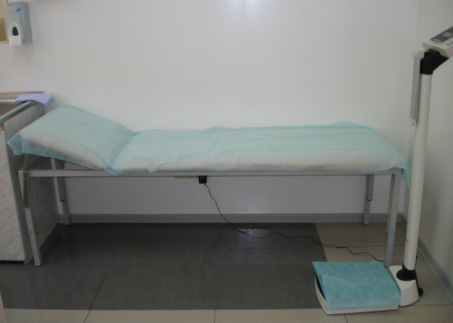 Примерно так должна выглядеть кушетка для ЭКГ.