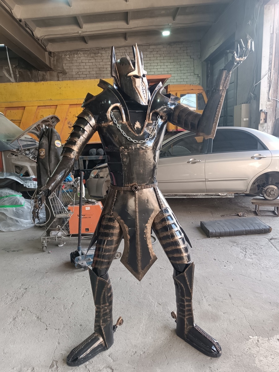 Знакомьтесь, главное зло Средиземья. У него - то самое одно кольцо, чтоб править всеми. Фото: Денис Майер, Цельнометаллическая шелезяка / vk.com 