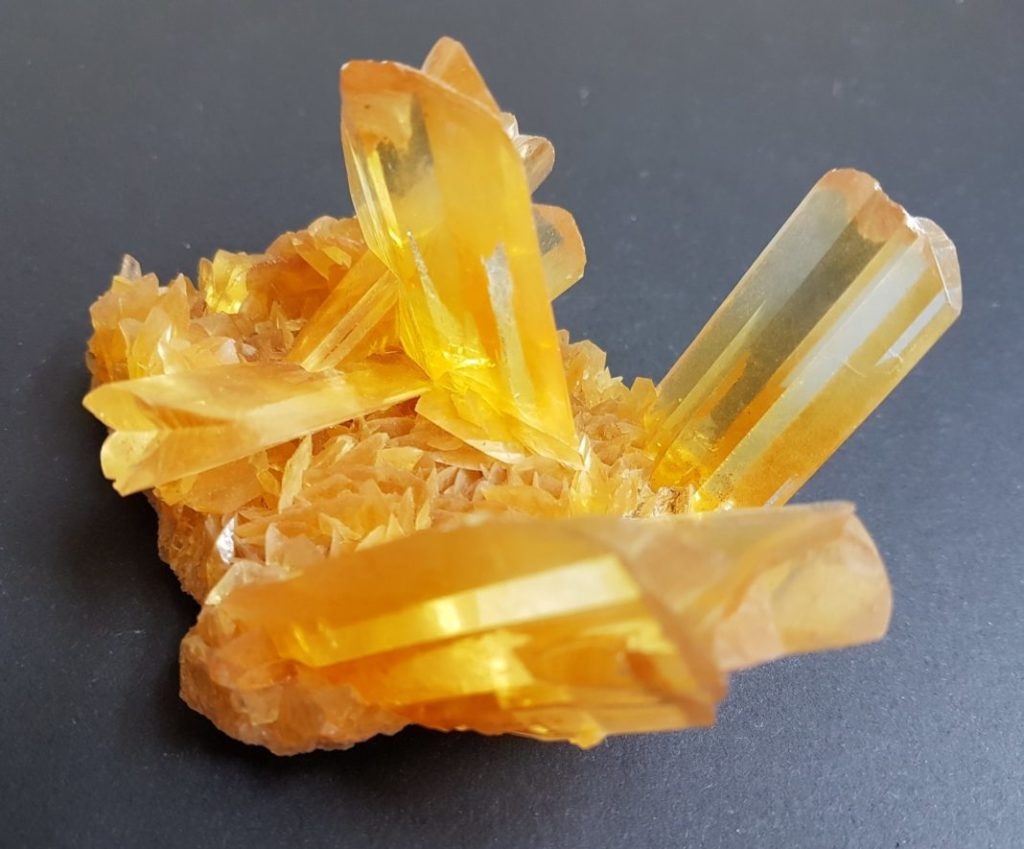 Селен. лунные бусы для менной торговли с аборигенами Земли.