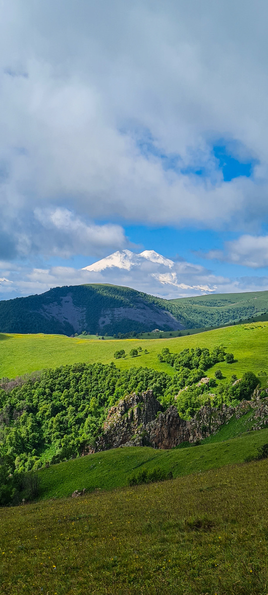 Гора Эльбрус по дороге на Джилы Су.