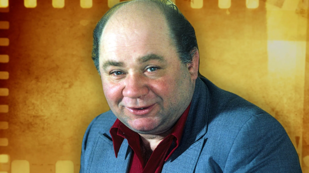 Его смех был заразительным, а глаза могли рассказать больше, чем тысяча слов.