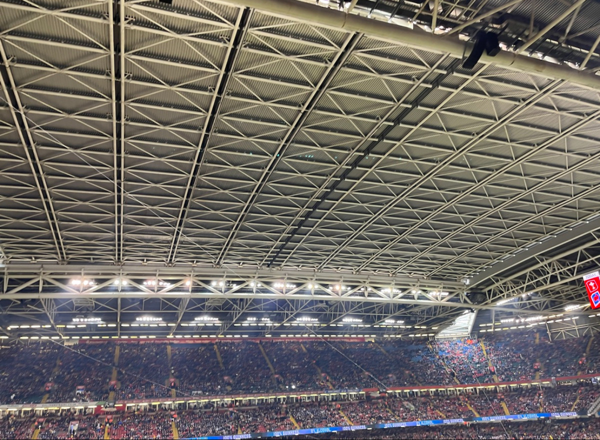 Раздвижная крыша стадиона Миллениум