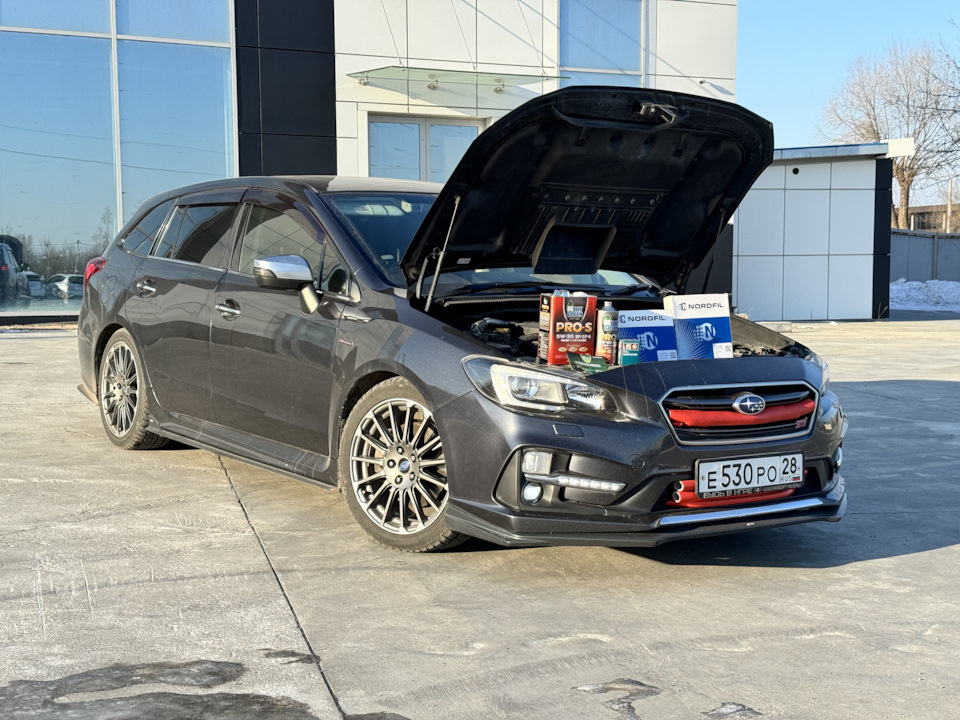 Ну что! Впервые сия движуха пришла ранее ожидаемого. Если раньше менять масло приходилось ближе к весне, то с переездом и увеличенными пробегами автомобиля накатать 6 тыс поручилось куда быстрее. Да-да, житие-бытие в Приморье добавляет несколько сотен км к привычному пробегу любой машины. Так что навострили лыжи и вперед!