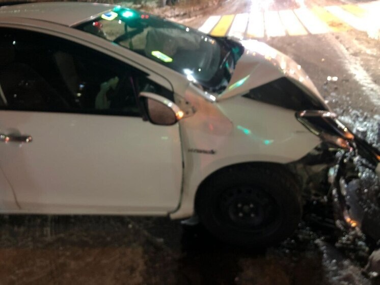     Халатность к ПДД спровоцировала аварию на перекрестке «Вокзальная-Первостроителей» Комсомольска-на-Амуре фото: пресс-служба Госавтоинспекции Комсомольска-на-Амуре