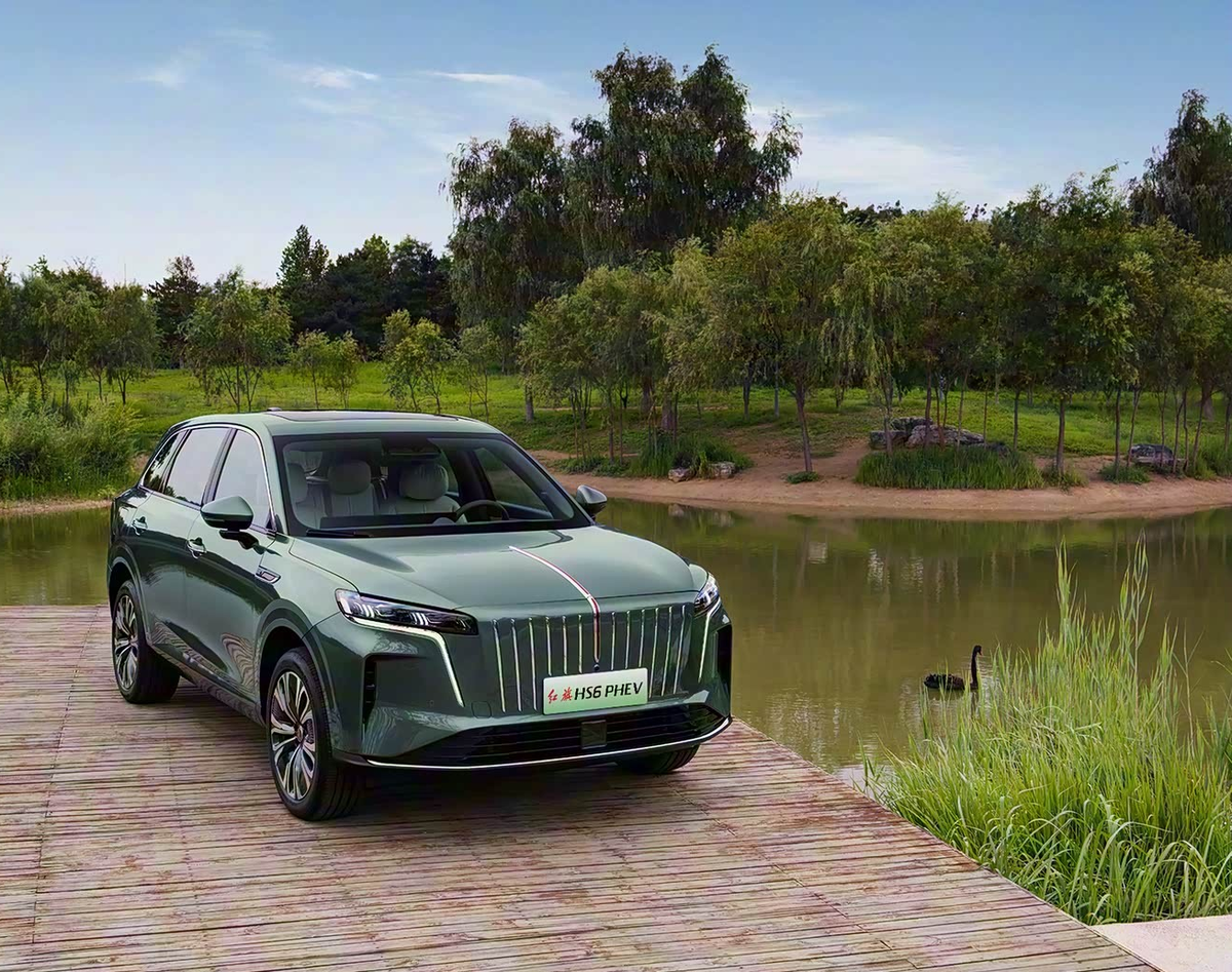 Новый гибридный кроссовер Hongqi HS6 PHEV