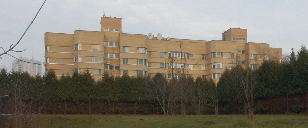 Дом, где жил Михаил Задорнов. Москва, Осенняя улица, дом 4, корпус 2