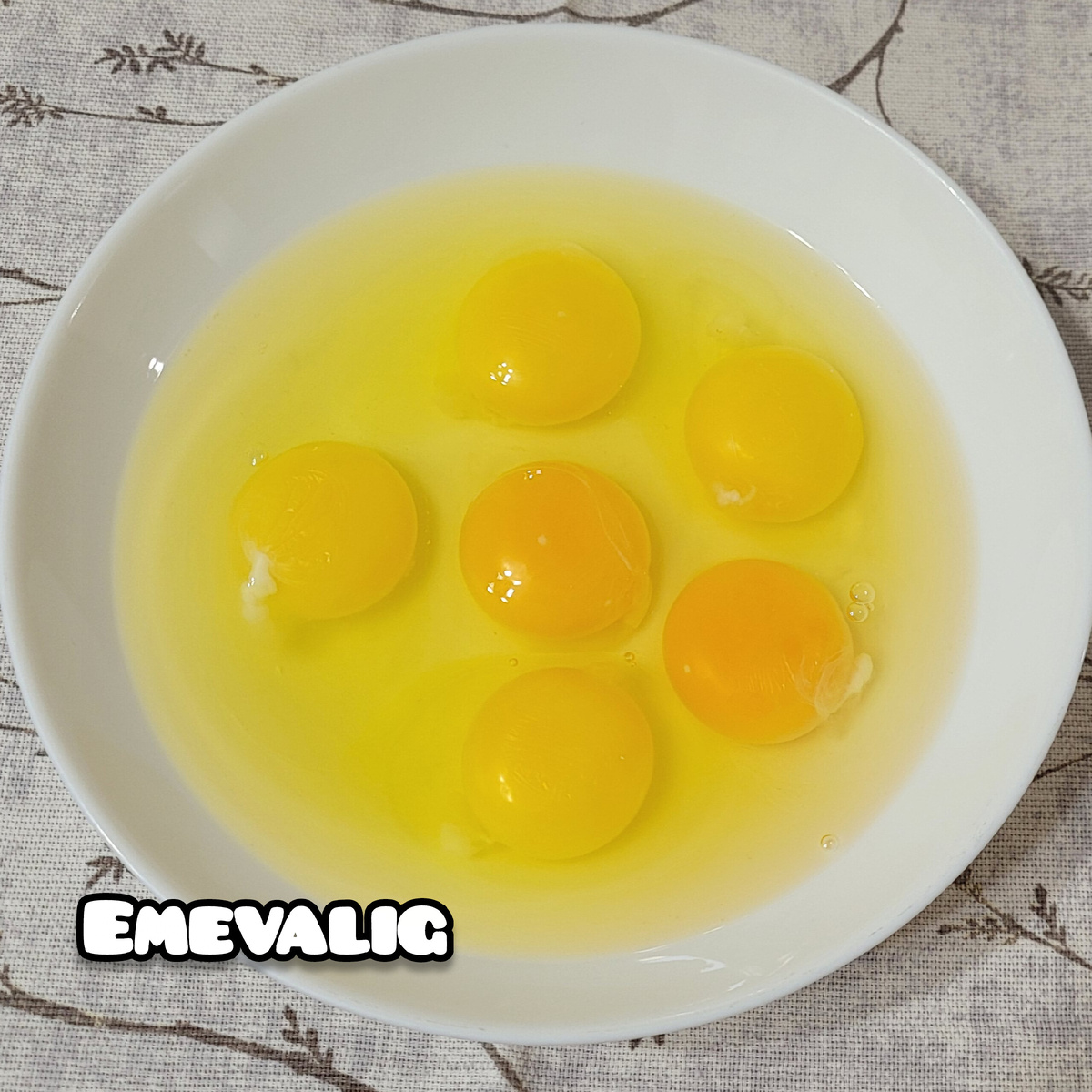 Всё начинается с этих 6 яиц. А через 5 минут произойдет чудо...