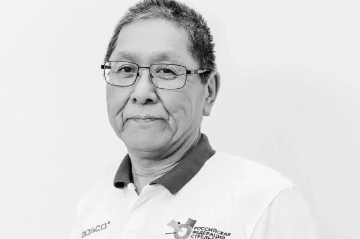    Умер известный тренер по стрельбе из лука Александр Хамнадгаев