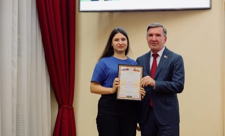    фото: "Молодая гвардия" Редактор