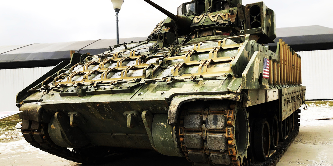 "БРЭДЛИ" крупным планом.