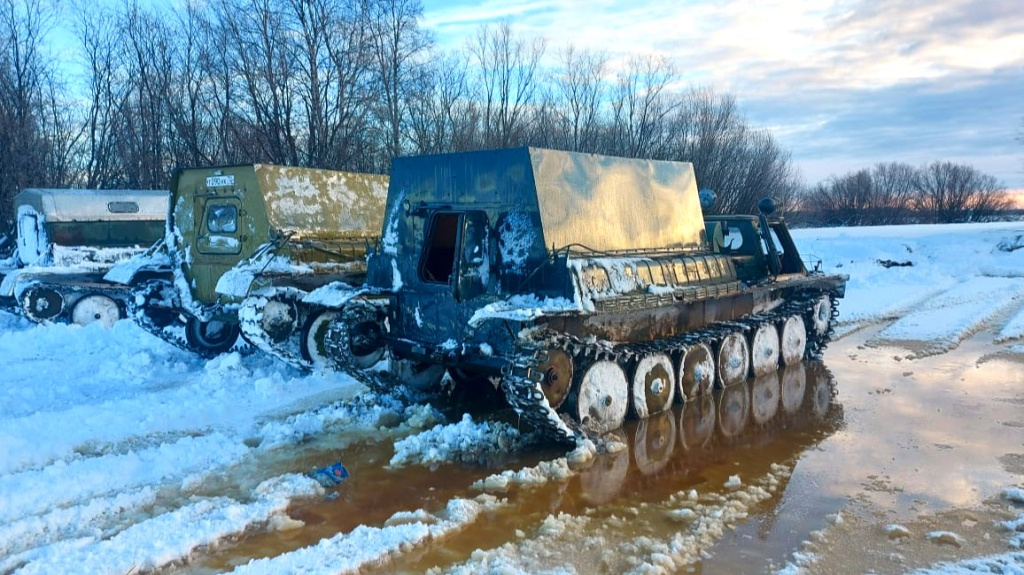    «Северавтодор» использует снегоболотоходы для строительства зимников в Югре