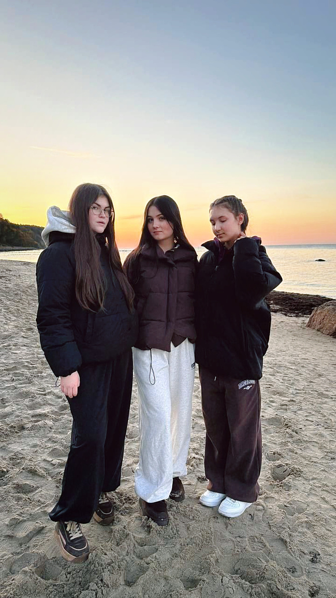 Три подруги - Маша, Ксюша и Полина